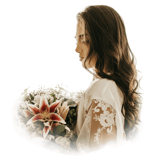 foto de uma noiva segurando um buquê